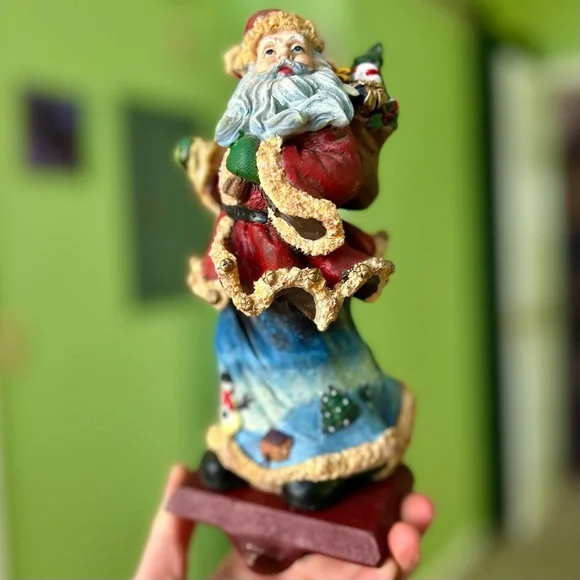 Vintage 3D Textured Christmas Rustic Santa Fireplace Decor Hanging Stocking Hook - Picture 8 of 12